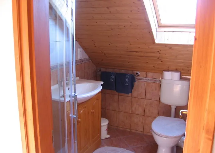 Zoltan Borhaza Konukevi